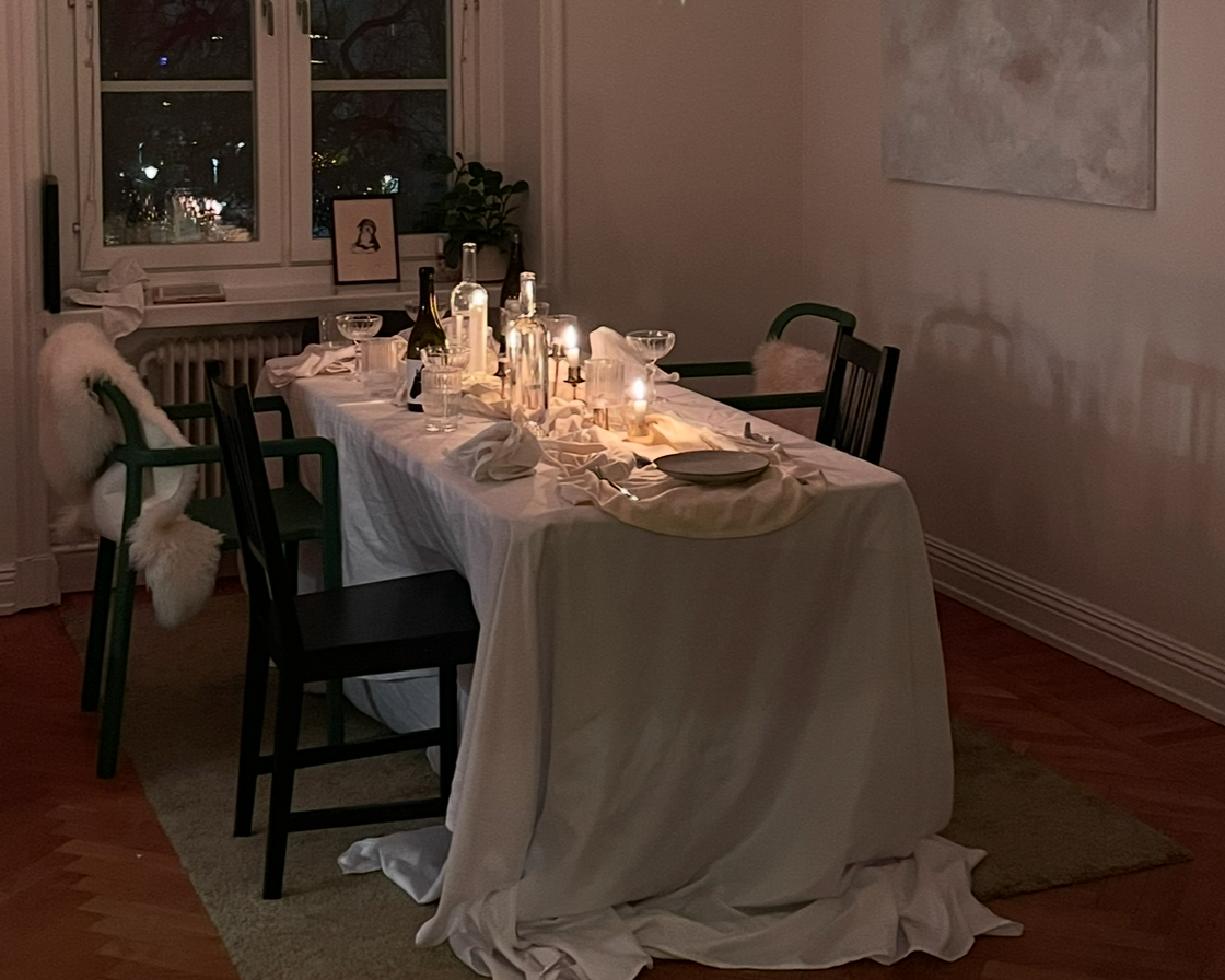 Zodiac Table Aquarius by ร Table